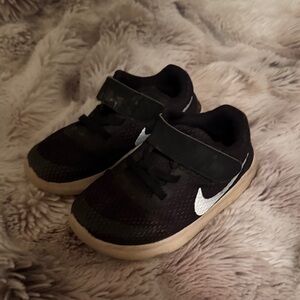 Nike Kids Black and White Sneakers